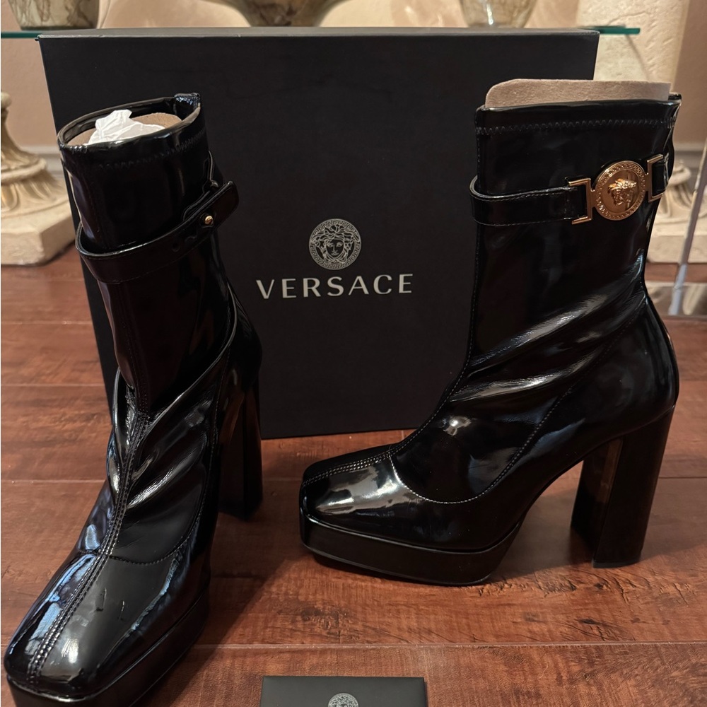 Authentic Versace Patent Leather Boots Size 39 New With Box